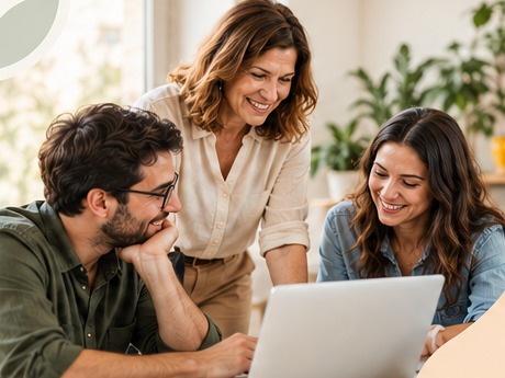 Personas colaborando en una sesión práctica